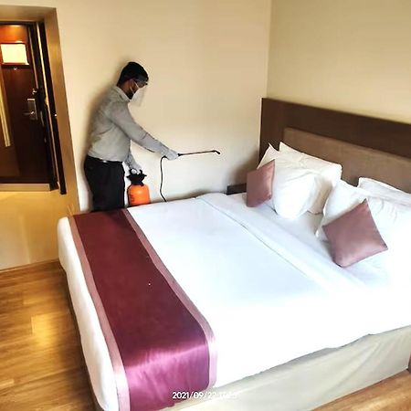 Hotel Park Residency Kozhencherry Kozhancheri Exterior photo