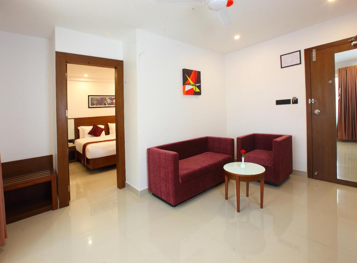 Hotel Park Residency Kozhencherry Kozhancheri Exterior photo